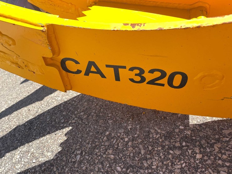 caterpillar-320-image-12