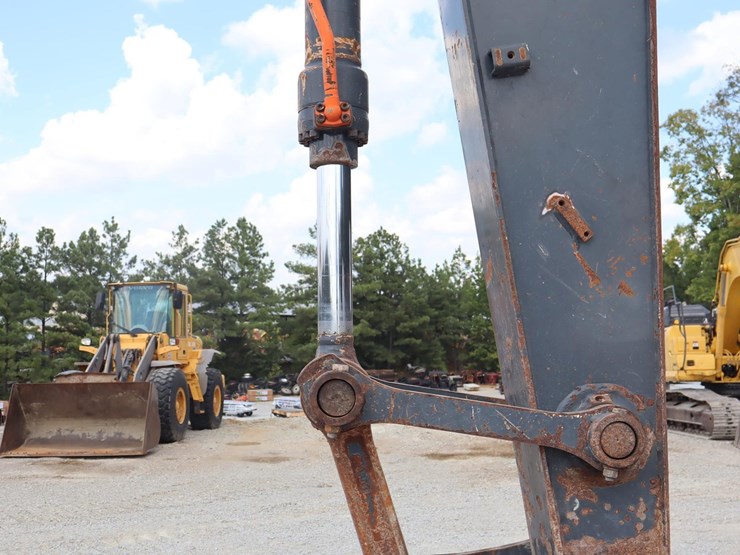 2014-deere-160g-lc-image-19