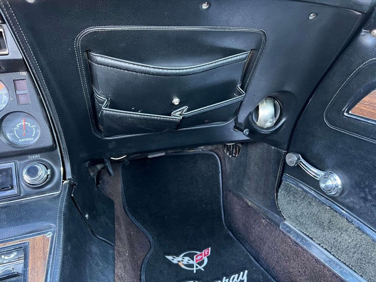1975-chevrolet-corvette-stingray-(64,061-miles)-image-32