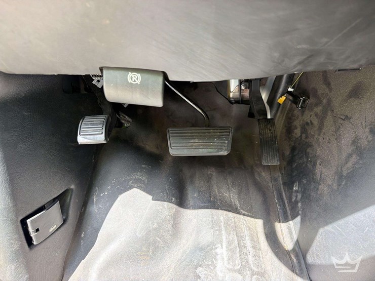 2017-chevrolet-express-2500-image-10