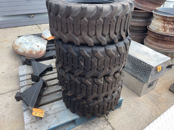 #9113-•-(4)-bobcat-tires-tool-cat-(o3)-image-7