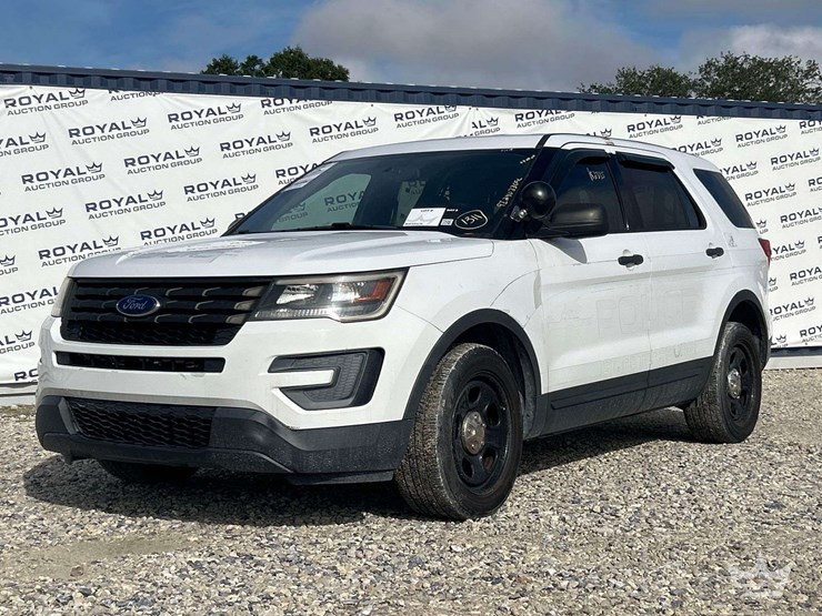 2019-ford-explorer-image-1