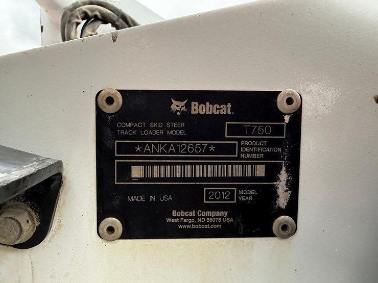 2012-bobcat-t750-image-25