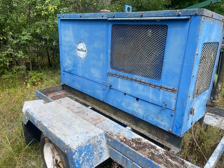 #1704-•-miller-welder-on-trailer-image-3