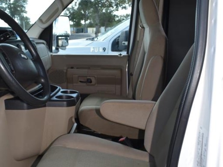 2011-ford-jamboree-sport-motorhome-(vin-#-1fdxe4fs2bdb26416)-(showing-appx-image-10