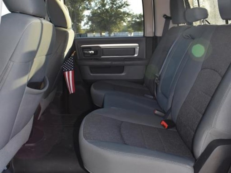 2014-dodge-2500-image-8
