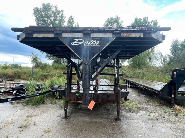 #10501-•-2016-delta-gooseneck-flatbed-(has-wi-title)-image-2