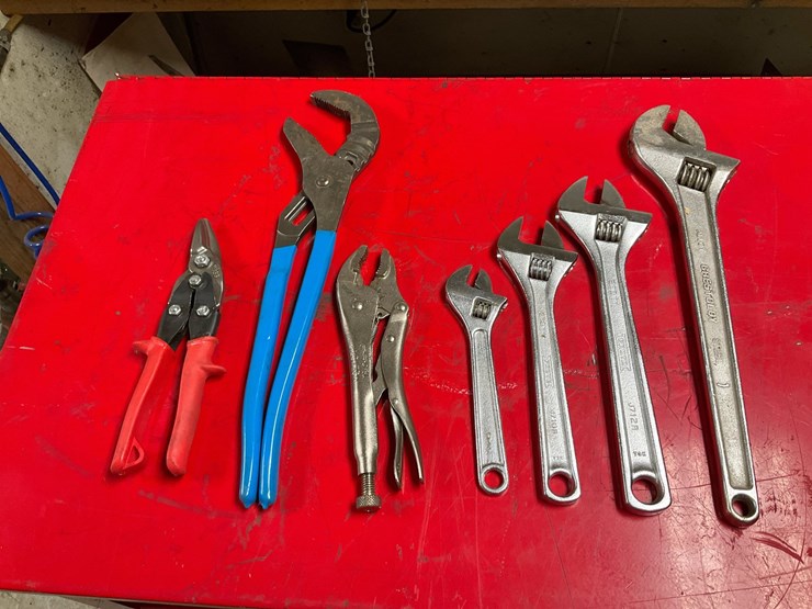#113-•-7-piece-assorted-hand-tool-set-image-1