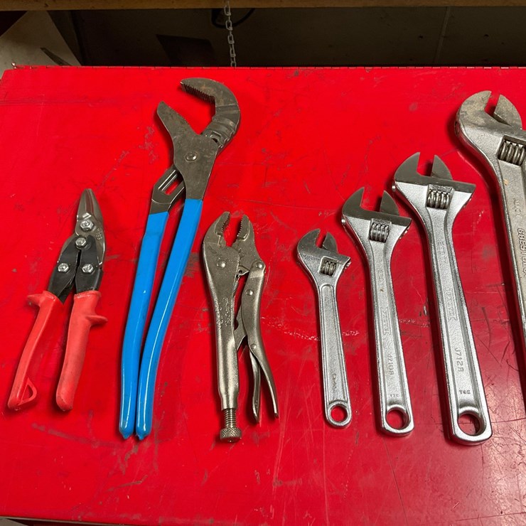 #113 • 7-Piece Assorted Hand Tool Set