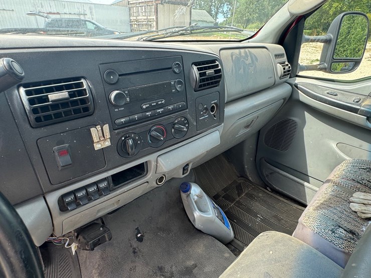 2005-ford-f350-image-49