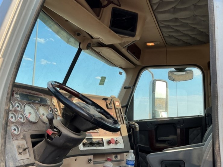 2011-freightliner-coronado-122-sd-image-20