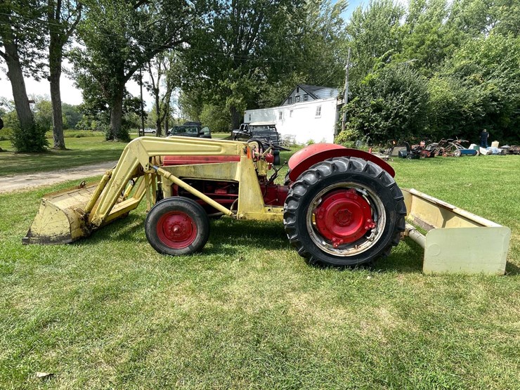 #1607-•-ferguson-tractor-image-7