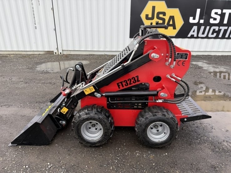 2026-future-ft-323tz-mini-skidsteer-loader-image-7