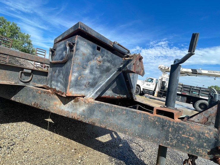 #10507-•-houle-dove-tail-trailer-(no-title)-image-21