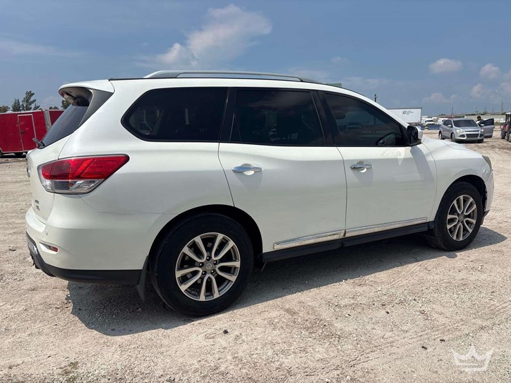 2015-nissan-pathfinder-image-3