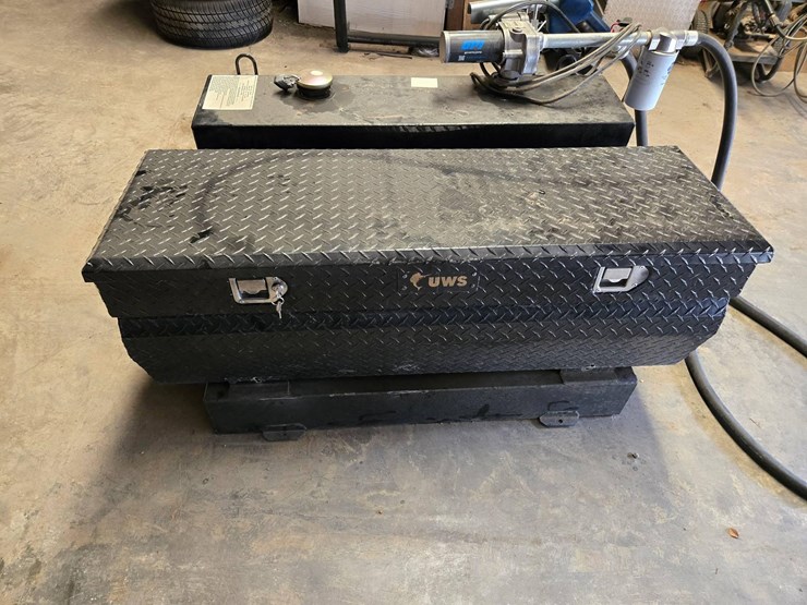 fuel-tank/toolbox-combo-image-1