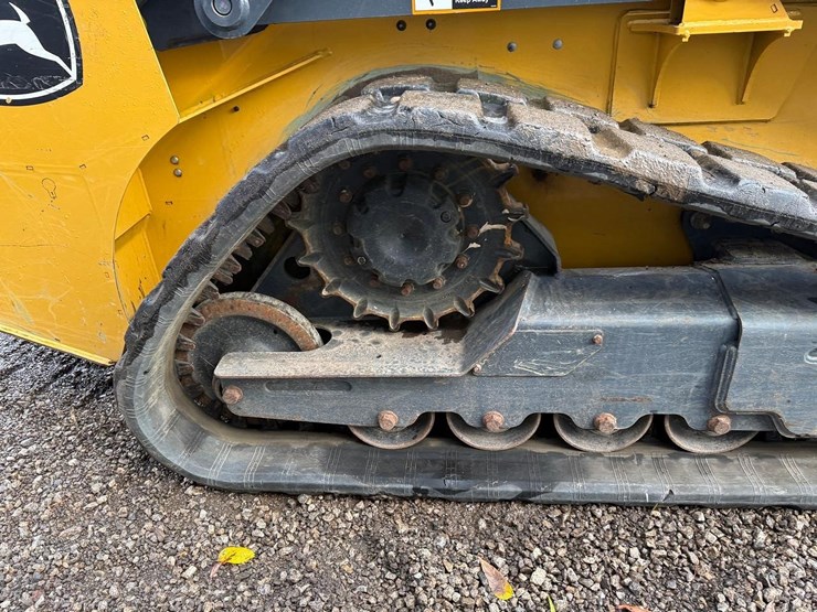 2023-deere-317g-image-13