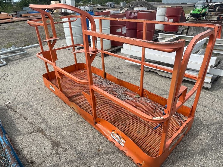 #10624-•-aerial-lift-platform-image-3