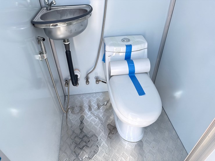 #185-•-portable-restroom-image-6