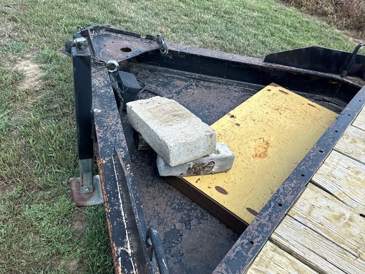 1972-fruehof-8ft-x-19ft-flatbed-equipment-trailer-image-28