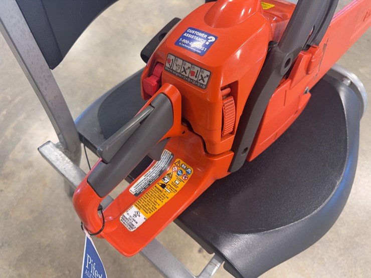 husqvarna-chainsaw-image-4