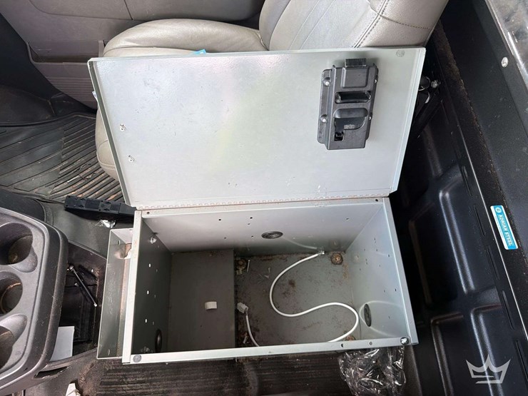 2017-chevrolet-express-2500-image-18