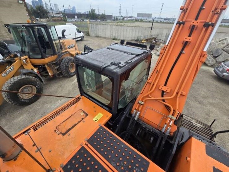 2016-hitachi-zx350-lc-image-47