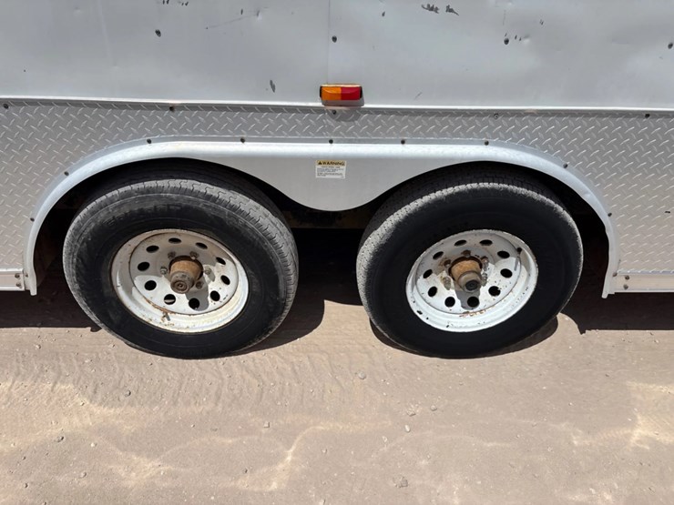 2013-middlebury-trailers-20’-x-100”-t/a-bumper-pull-doghouse-trailer-image-7