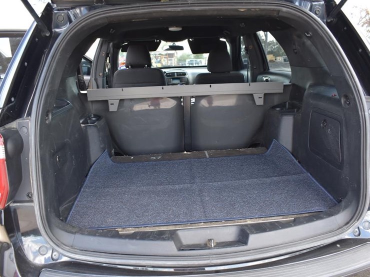 2018-ford-explorer-image-12