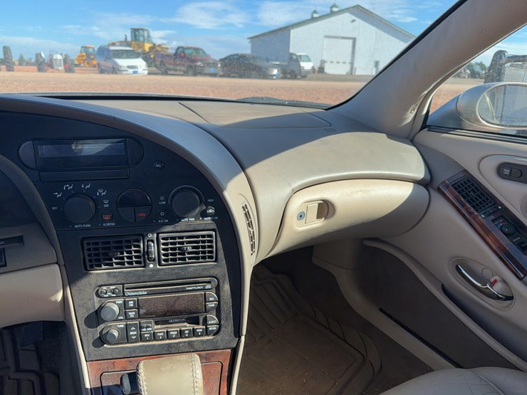 1998-oldsmobile-aurora-image-13