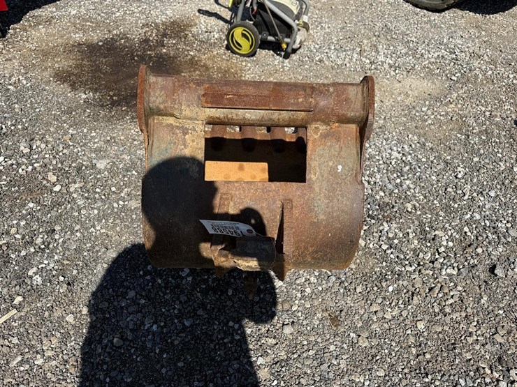 24”-excavator-bucket-image-3