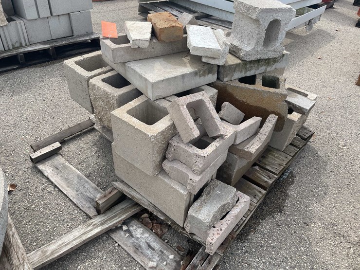 #10626-•-(3)-pallets-of-concrete-pieces-image-10