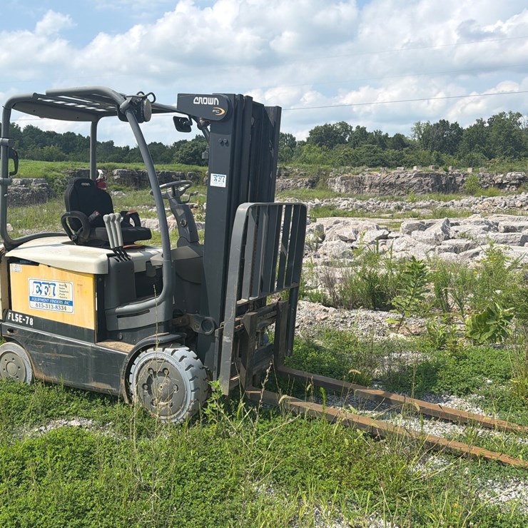 #562 • 2016 CROWN FC5225 INDUSTRIAL FORKLIFT