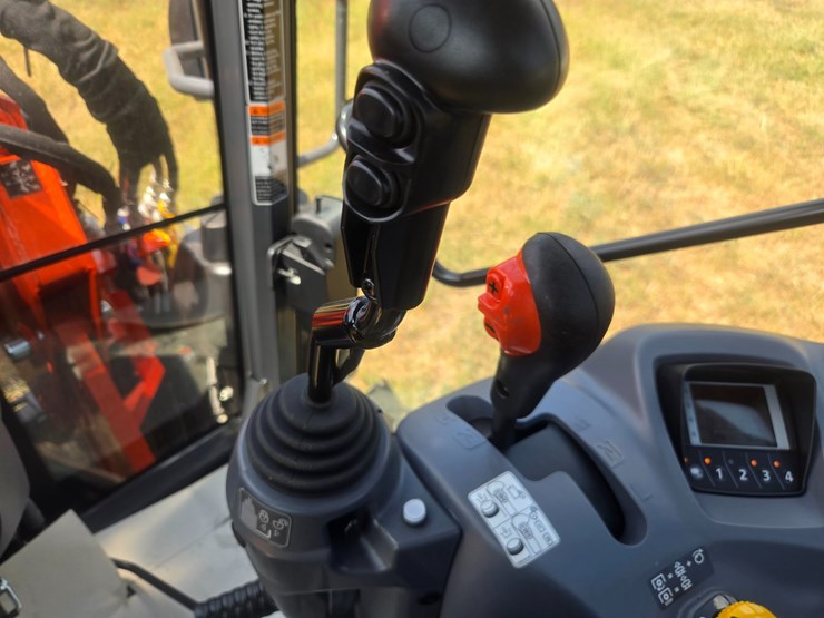kubota-m6-111-image-50