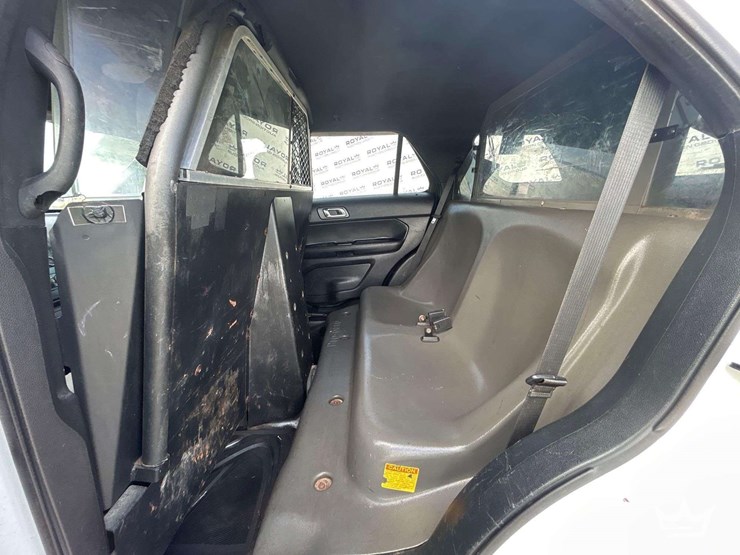 2019-ford-explorer-image-22