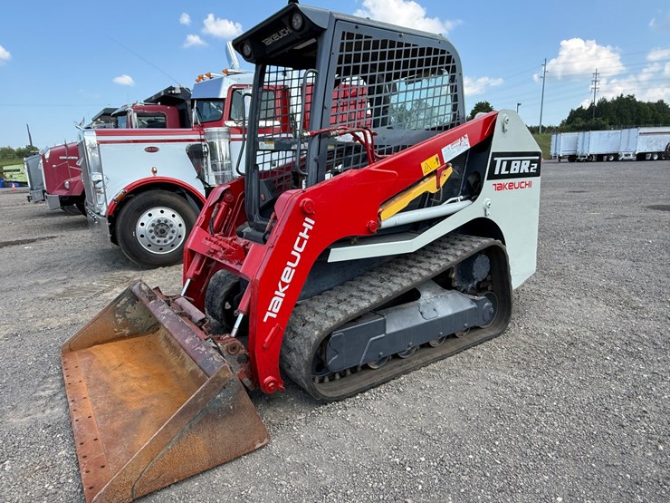 #18014-•-takenchi-tl-8r2-track-skid-steer-image-1