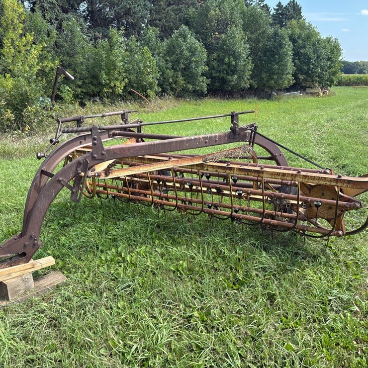 NEW HOLLAND 56