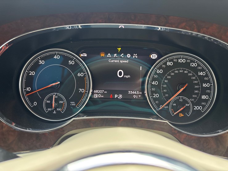 #153-•-offered-at-no-reserve-|-2018-bentley-bentayga-suv-image-23