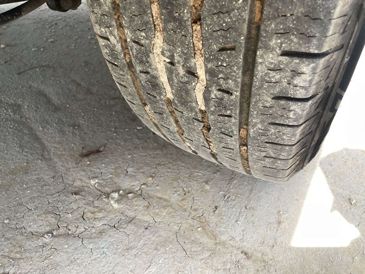 2021-ford-f350-xl-image-23