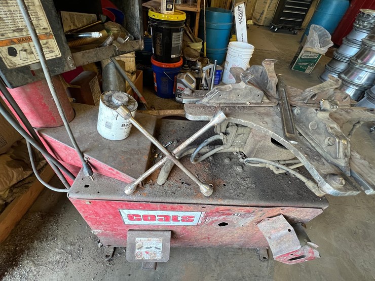 #5724-•-coats-tire-changer-with-accessories-image-5