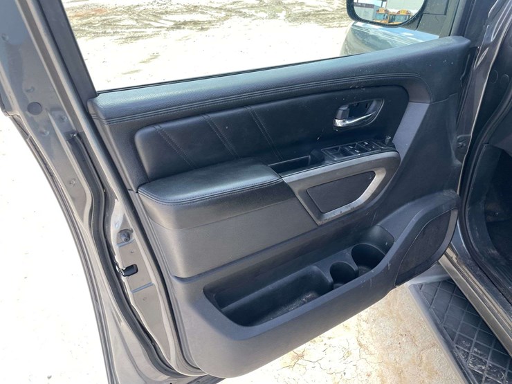 2015-nissan-armada-image-9