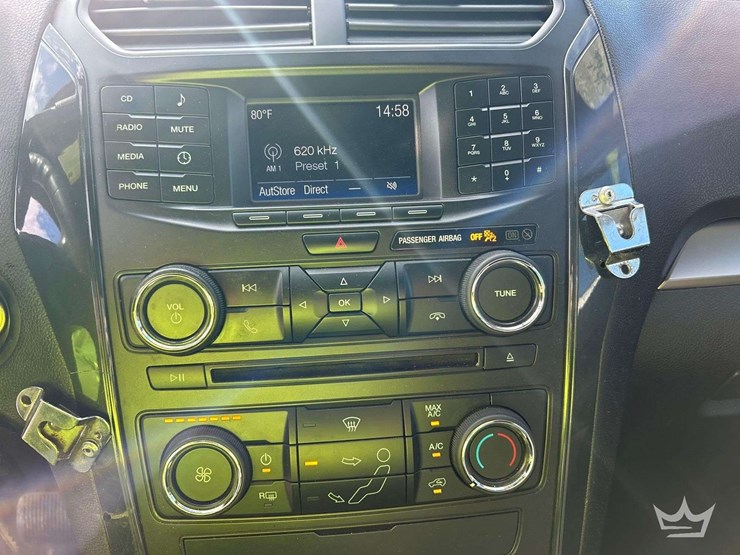 2017-ford-explorer-image-18