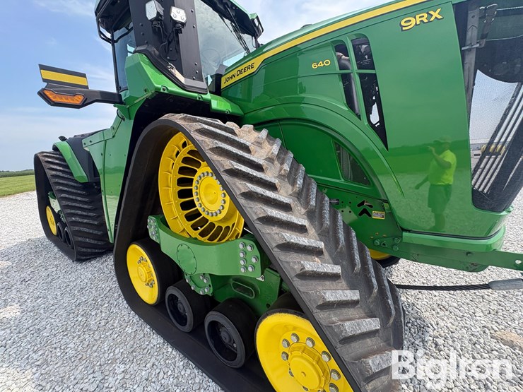 2025-john-deere-9rx-640-image-17
