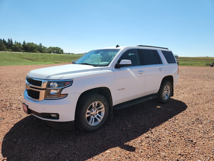 2015-chevrolet-tahoe-lt-image-1