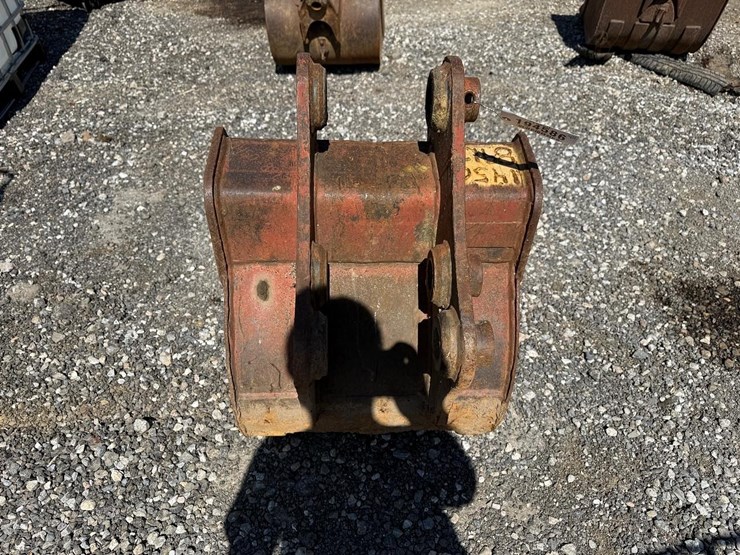 tag-24”-backhoe-bucket-image-3