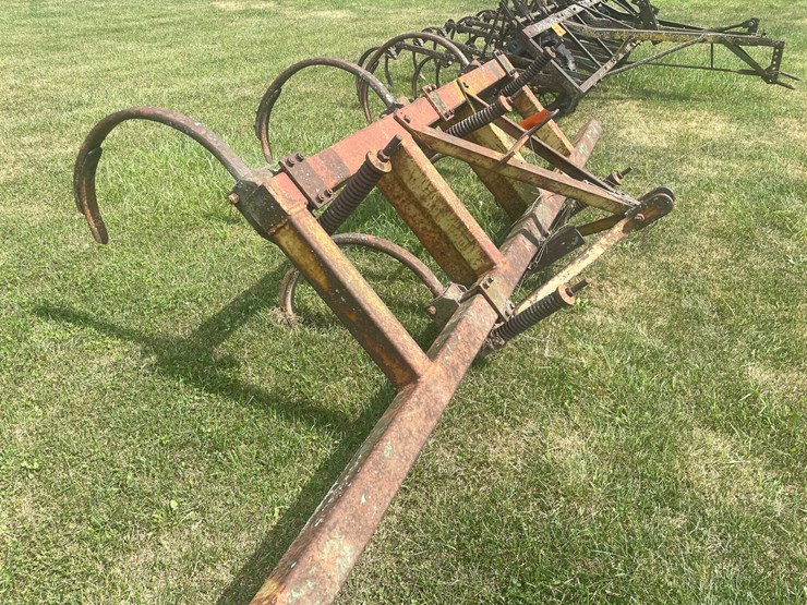 #1633-•-vintage-chisel-plow-image-3