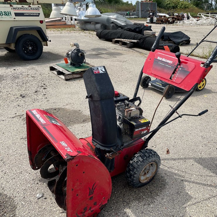 #10542 • Yard Machine Snow Blower
