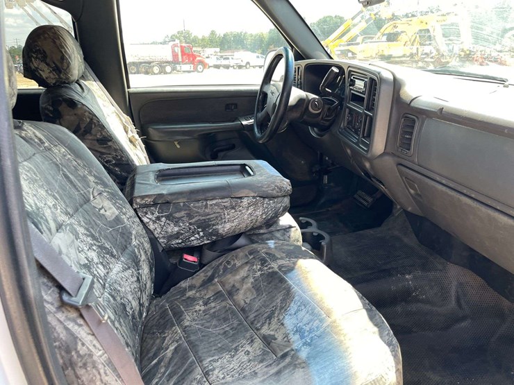 2003-gmc-sierra-2500-image-18