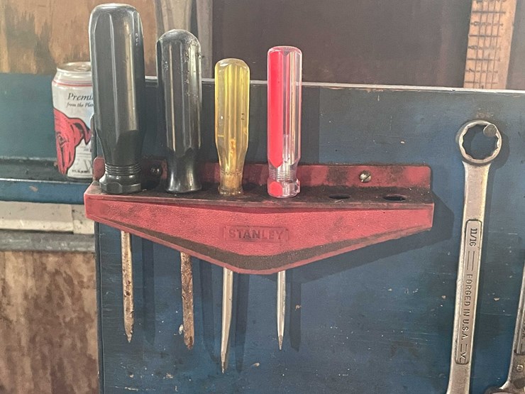 #1679-•-work-bench-on-wheels-image-3