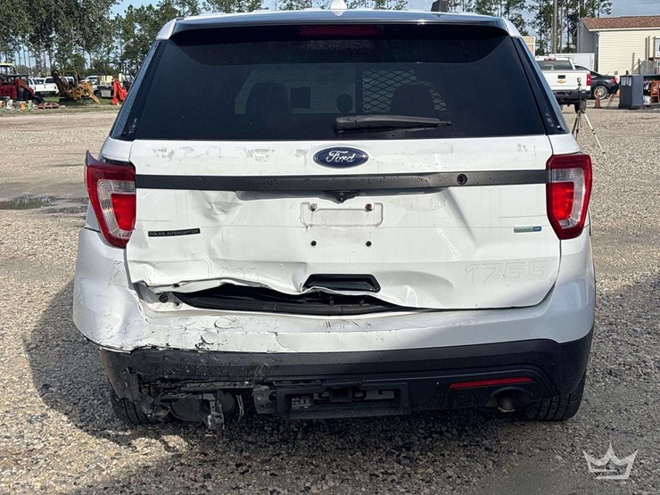 2017-ford-explorer-image-23